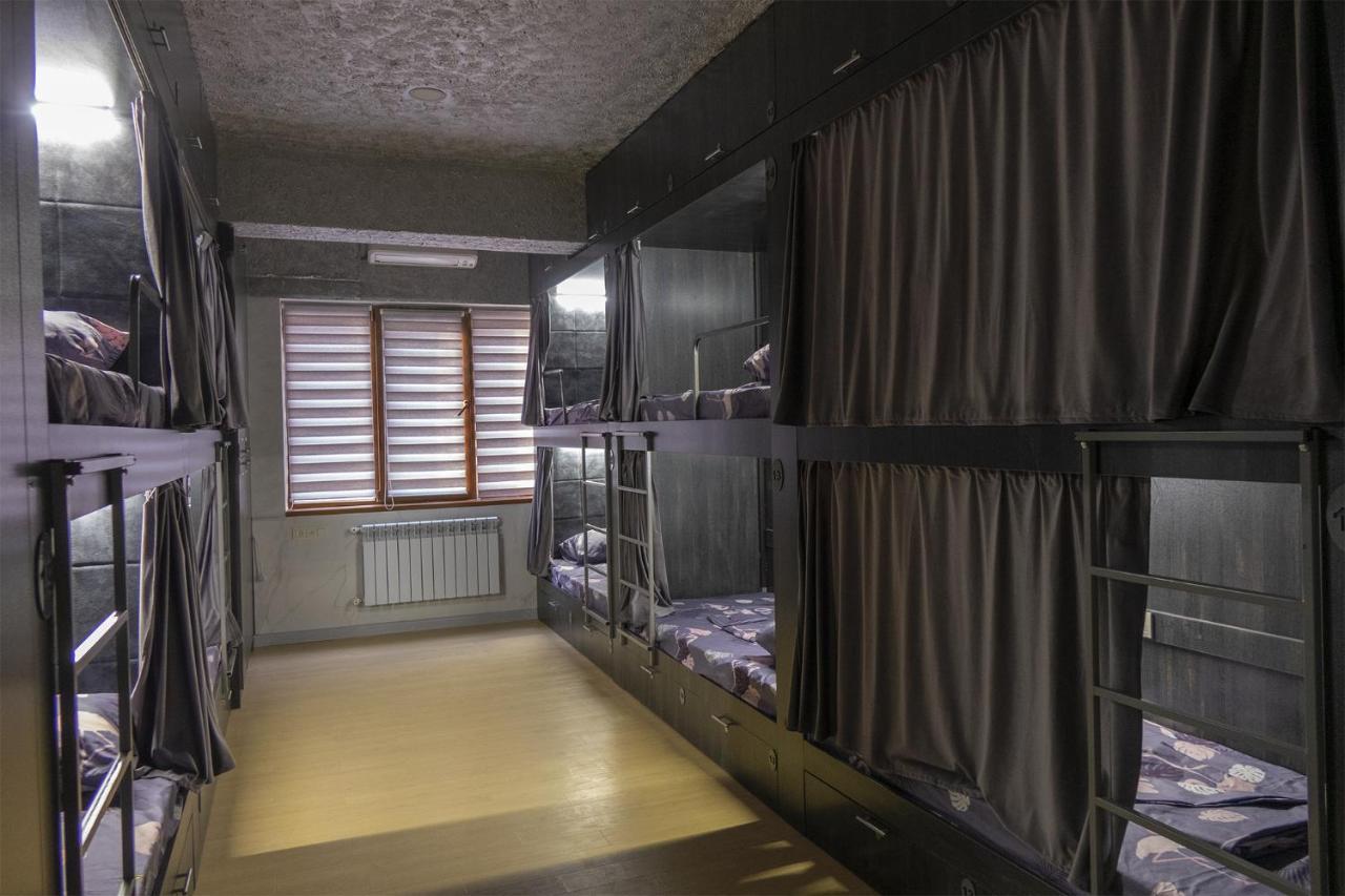 Midcity Hostel Yerevan Ngoại thất bức ảnh