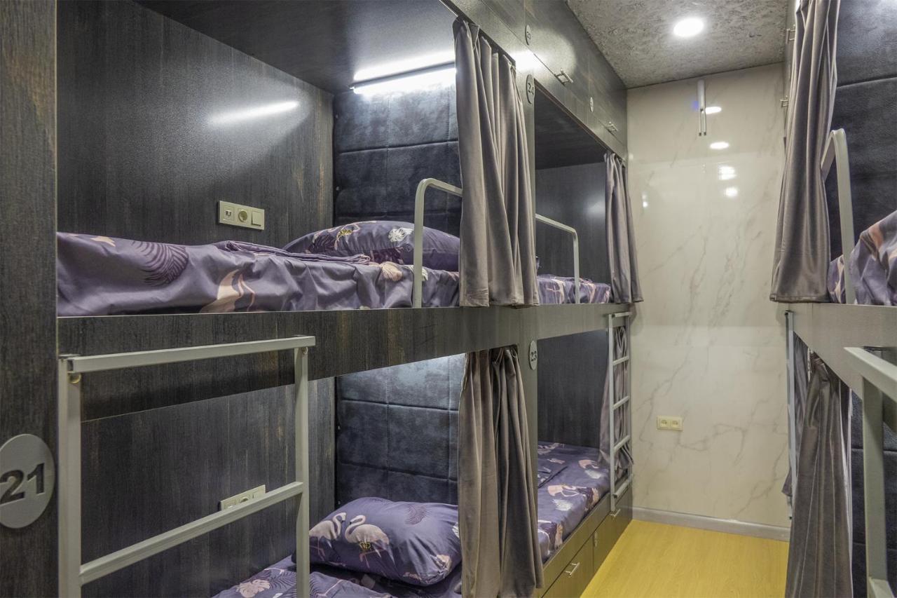 Midcity Hostel Yerevan Ngoại thất bức ảnh