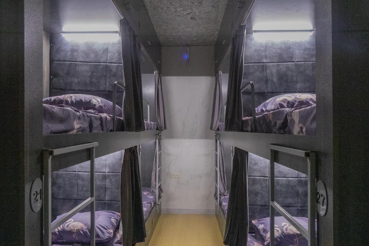 Midcity Hostel Yerevan Ngoại thất bức ảnh
